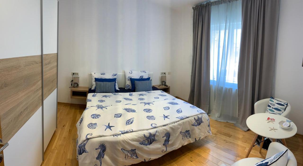 Aria Room And Apartmant Fuga 로비니 외부 사진