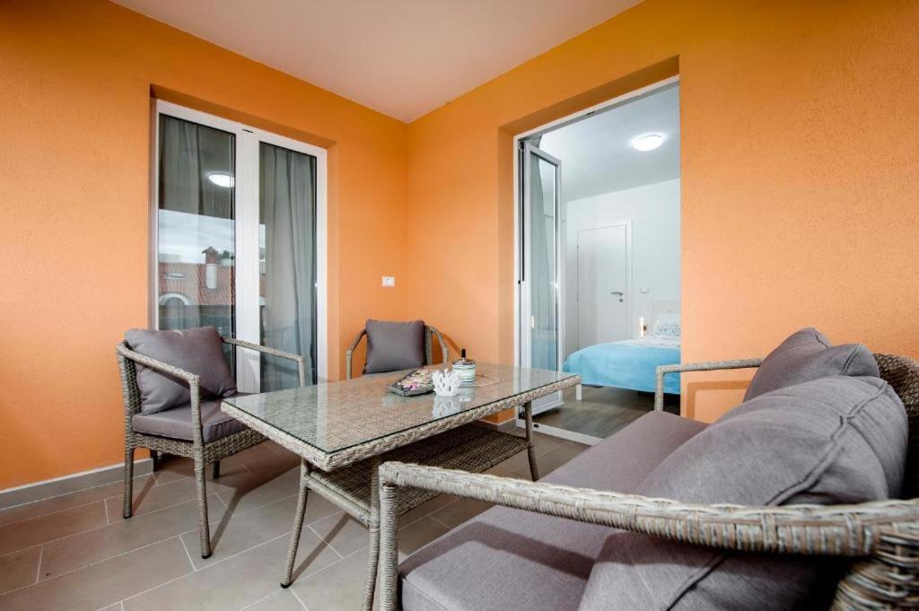 Aria Room And Apartmant Fuga 로비니 외부 사진