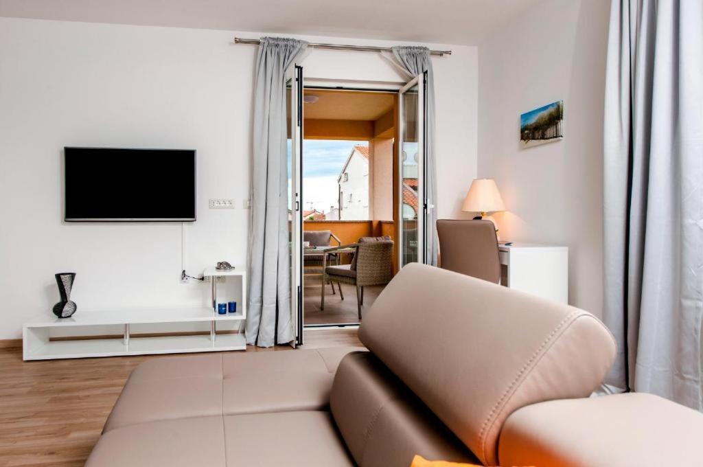 Aria Room And Apartmant Fuga 로비니 외부 사진