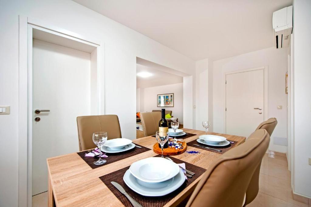 Aria Room And Apartmant Fuga 로비니 외부 사진