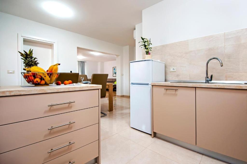 Aria Room And Apartmant Fuga 로비니 외부 사진