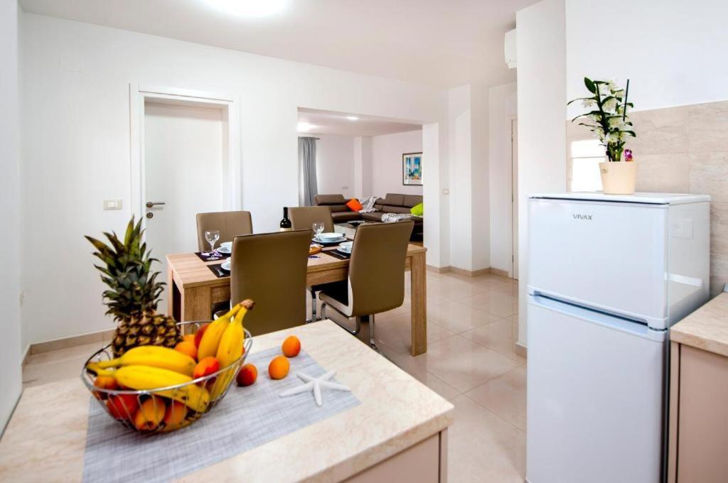 Aria Room And Apartmant Fuga 로비니 외부 사진