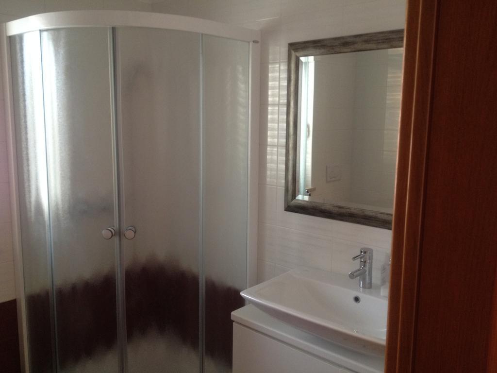 Aria Room And Apartmant Fuga 로비니 외부 사진